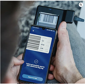図２：スマートフォンでチェックイン情報を書込み（https://bagtag.com/より引用）