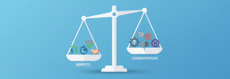 RFIDスモールスタートのメリットと注意点を対比した概念イメージ